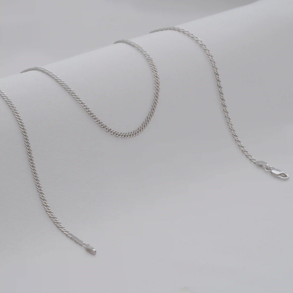 Cadena Cubana Cruzada 2,4 mm 65 Cms