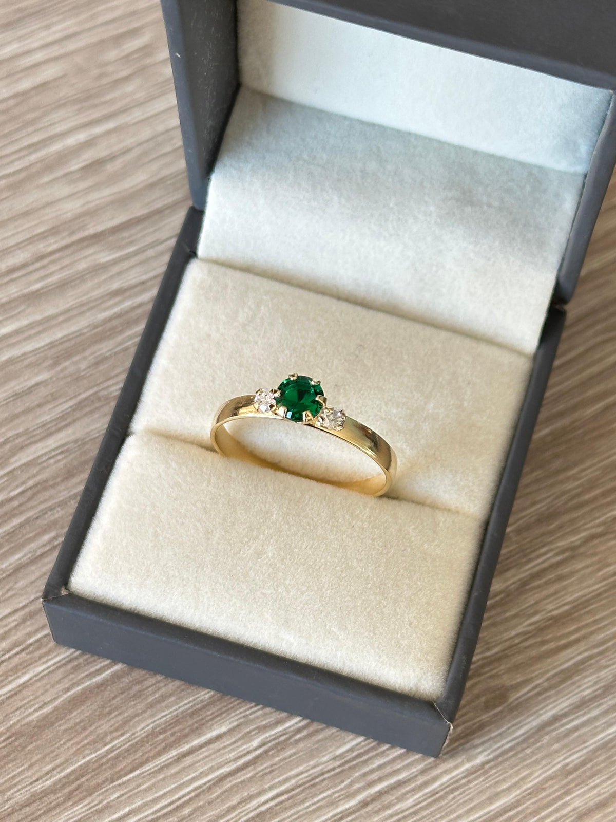 Anillo promise 3 circones piedra verde