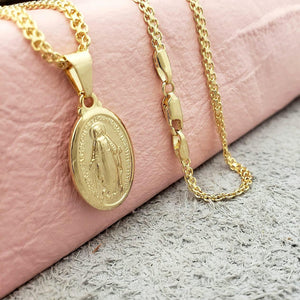 Cadena tejido chino (45 cms) + dije virgen Milagrosa
