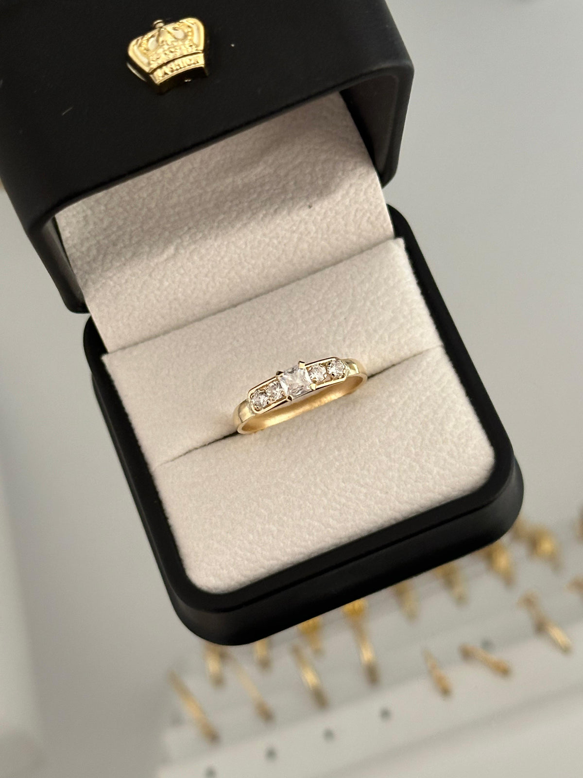 Anillo piedra mini cuadrada