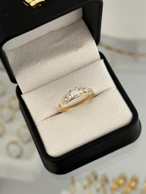 Anillo piedra mini cuadrada